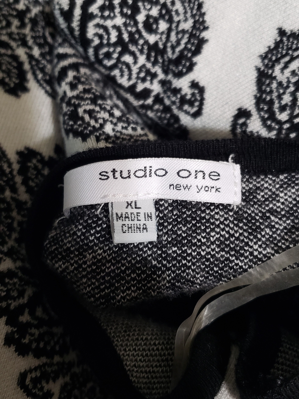 Studio One Black & White Long Sleeve Printed Shift Sweater Dress - Picture 3 of 3